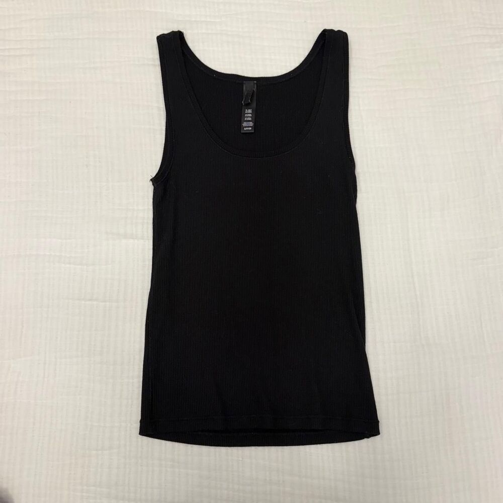skims soft lounge black ribbed tank top